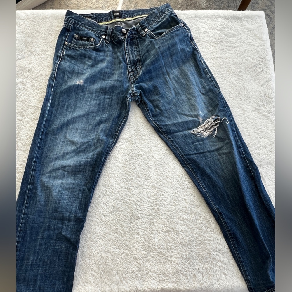 HUGO BOSS Sz 35 Mens Mid-rise Medium Wash Distressed Comfort Fit Jeans 90’s